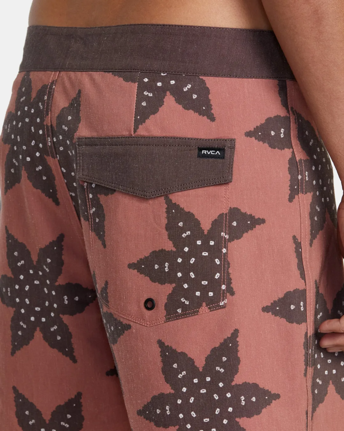 RVCA CROSS UP TRUNK 16" BOARDSHORTS Seal Brown Sale
