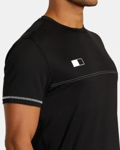 RVCA RUNNER TECHNICAL SHORT SLEEVE TOP Black 2