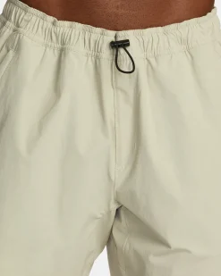 RVCA SPECTRUM TECH SHORT UTILITY SHORTS Chalk Outlet