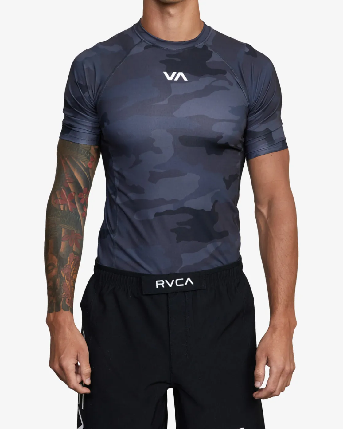 RVCA VA SPORT SHORT SLEEVE RASHGUARD Black Camo Best